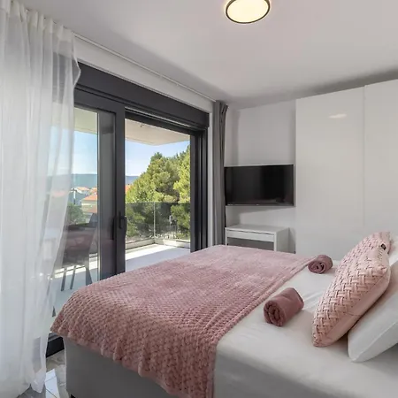 Amazing In Krk With Kitchen Apartament