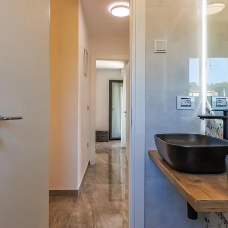 Apartament Amazing In Krk With Kitchen *
