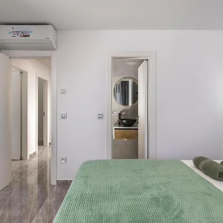 Amazing In Krk With Kitchen Apartament *